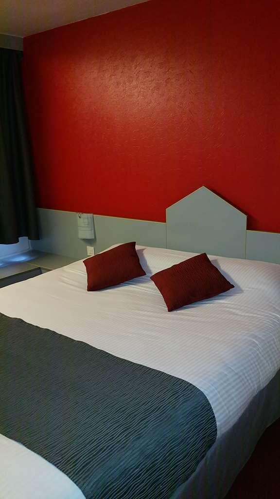 Brit Hotel Sarreguemines Værelse billede